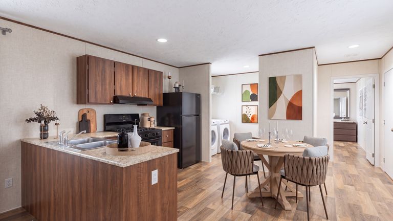 Kitchen & dining
