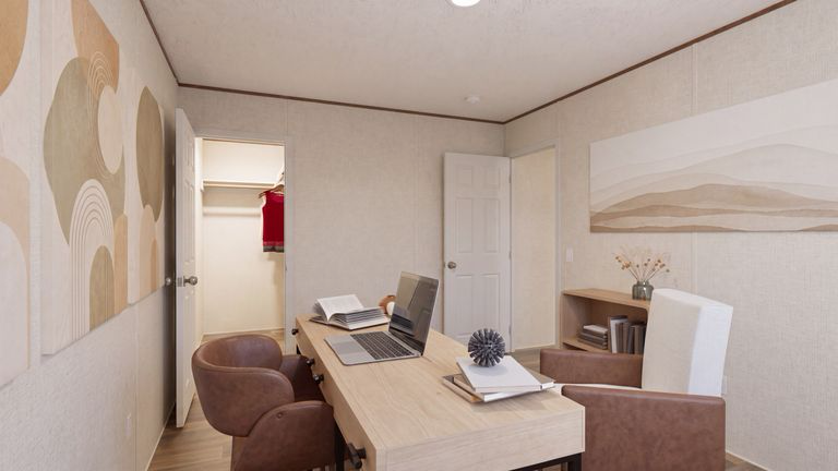 Bedroom / flex office