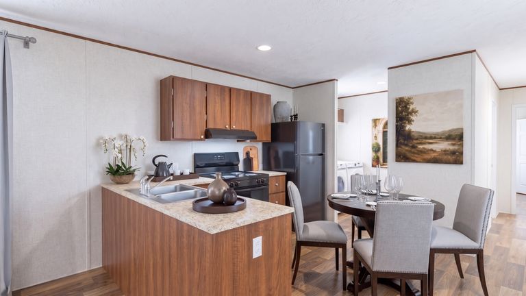 Kitchen & Dining