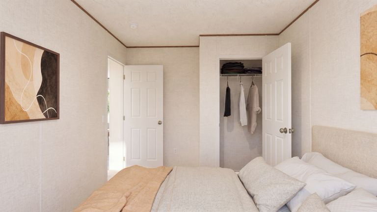Guest bedroom